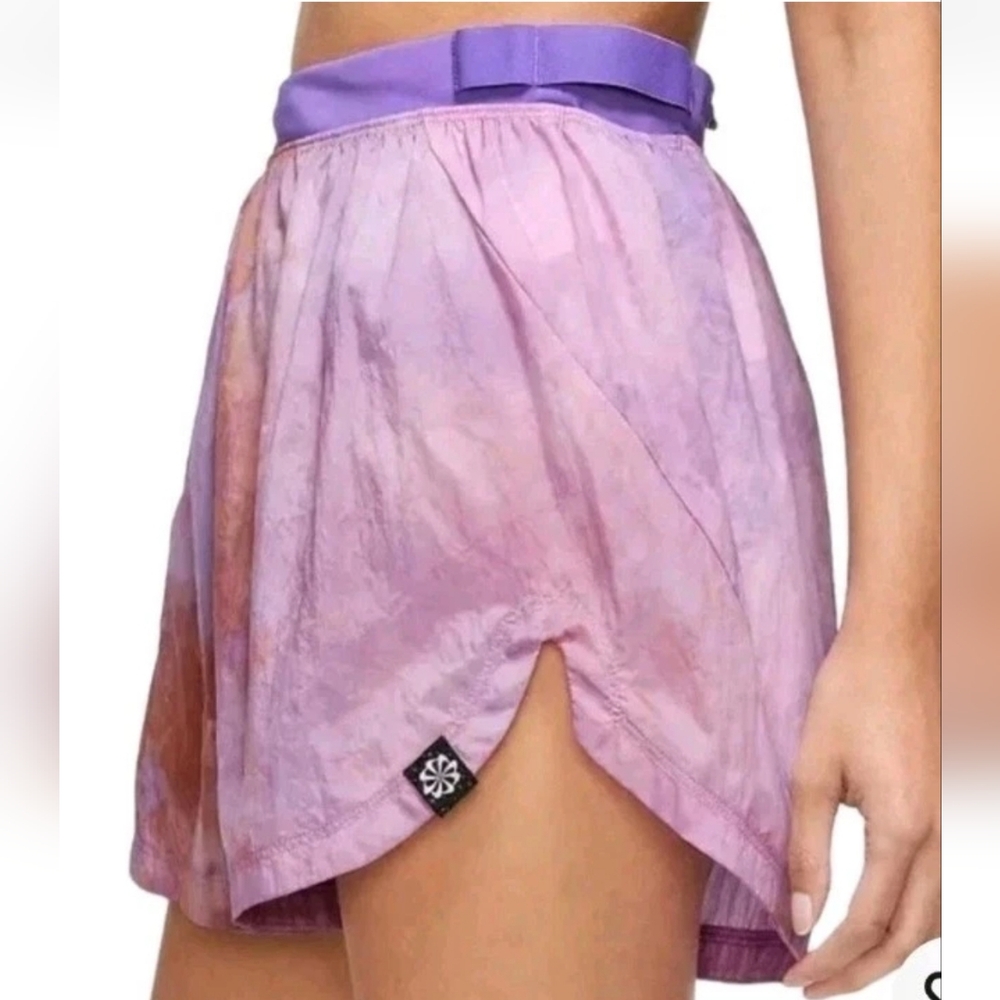 NWT Nike Trail Repel Shorts Running Mid-Rise Lined Purple Size Large
